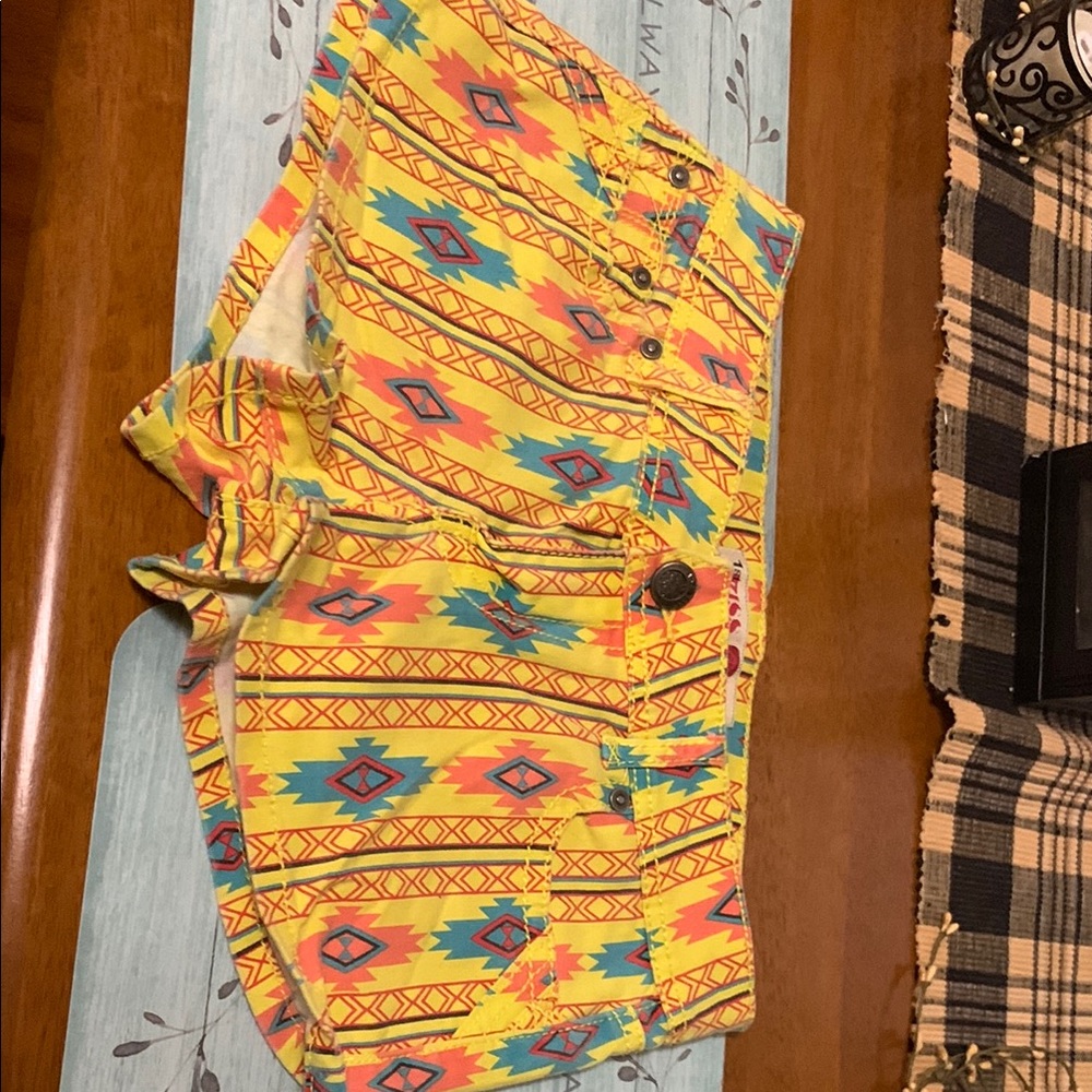 1st Kiss Vibrant Patterned Shorts